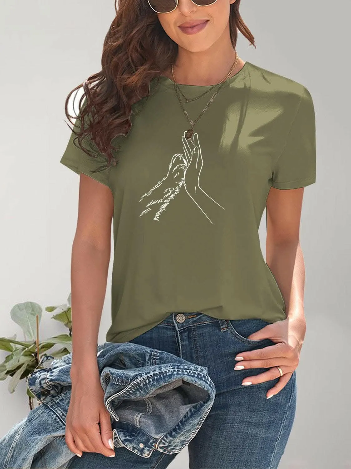 Graphic tee with round neck design