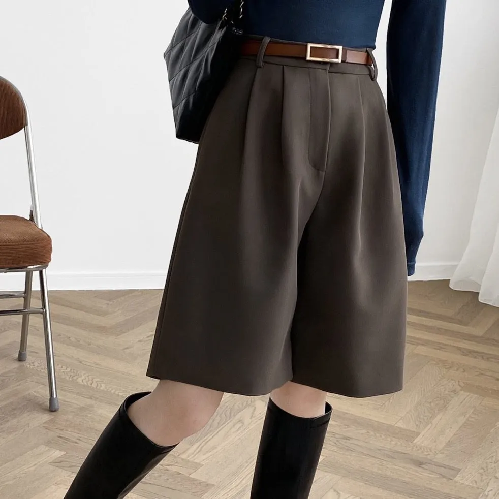 Knee-Length Shorts With Pleated Details